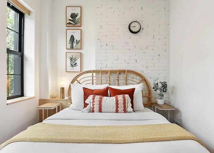 Holiday home Hostwise - The Lodi - Lower Lawrenceville, Beautiful! *