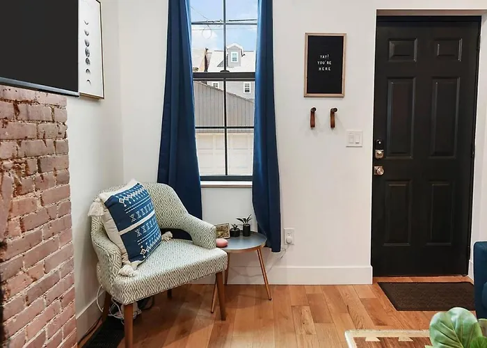 Hostwise - The Lodi - Lower Lawrenceville, Beautiful! Holiday home