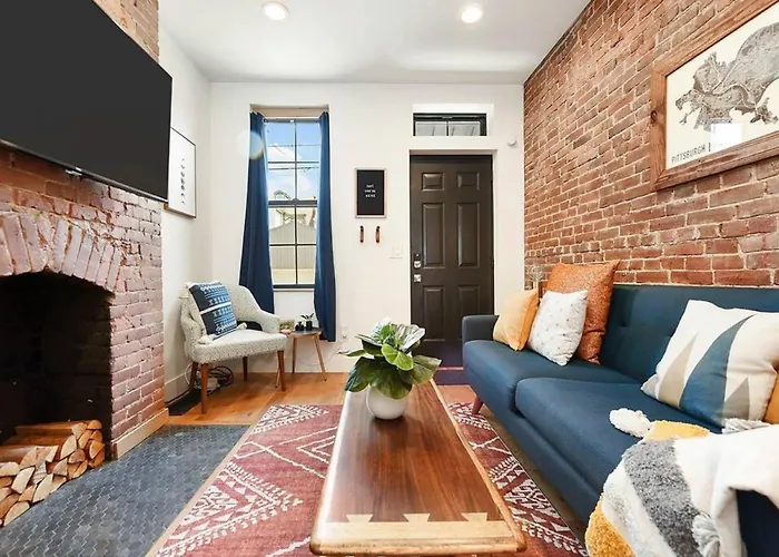 Hostwise - The Lodi - Lower Lawrenceville, Beautiful! Holiday home *