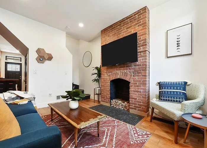 Holiday home Hostwise - The Lodi - Lower Lawrenceville, Beautiful! *