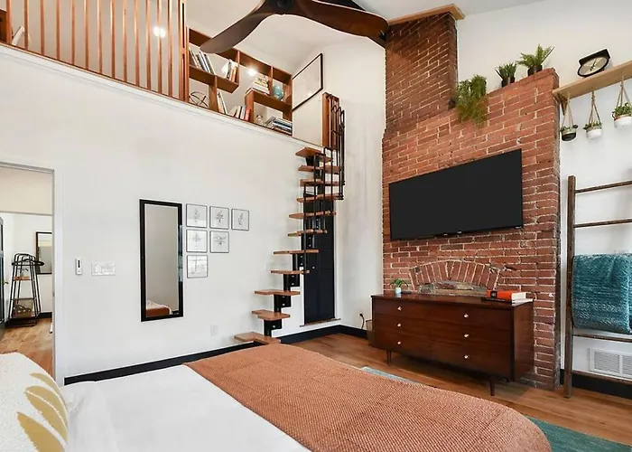 Holiday home Hostwise - The Lodi - Lower Lawrenceville, Beautiful!